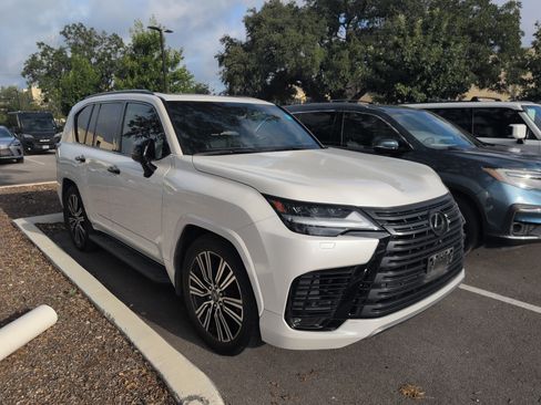 Used 2024 Lexus LX 600 4WD w/ Appearance Package image 2