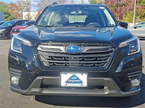 Used 2023 Subaru Forester Limited image 2