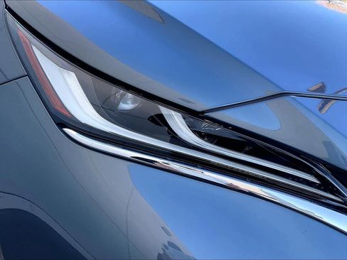 Used 2023 Toyota Venza Limited image 27