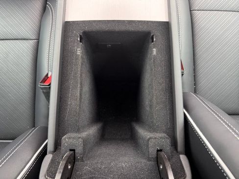 Certified 2026 Cadillac Vistiq Platinum w/ LPO, Floor Liner Package AWD/4WD image 26