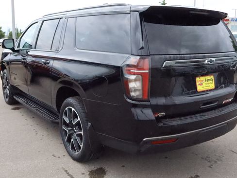Used 2022 Chevrolet Suburban RST w/ Luxury Package AWD/4WD image 5