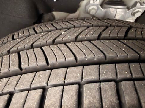 Used 2025 Ford Explorer Platinum AWD/4WD image 17