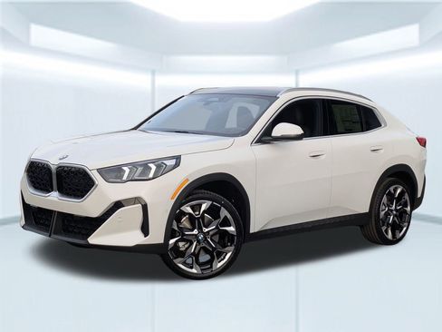 New 2026 BMW X2 xDrive28i AWD/4WD image 1