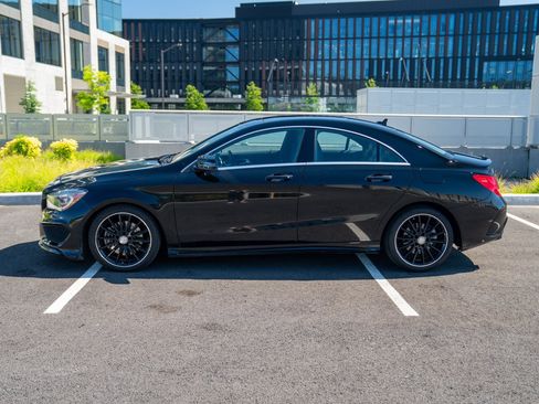 Used 2015 Mercedes-Benz CLA 250 4MATIC image 2