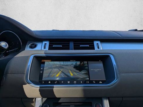 Used 2017 Land Rover Range Rover Evoque SE image 12