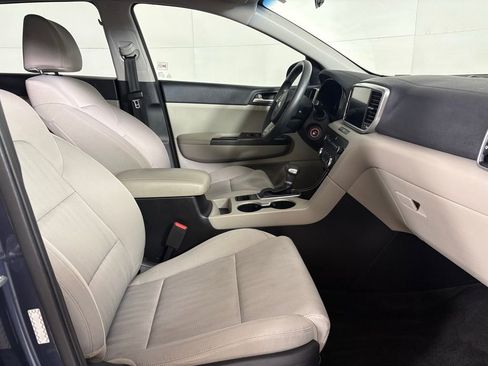 Used 2020 Kia Sportage LX image 13