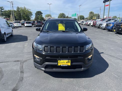 Used 2021 Jeep Compass Latitude AWD/4WD image 3