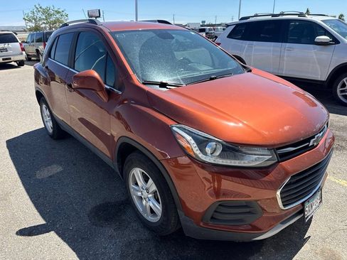 Used 2019 Chevrolet Trax LT w/ LPO, Protection Package FWD image 6