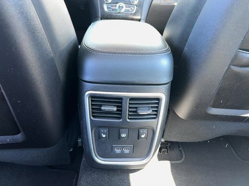 Used 2021 Chrysler 300 Touring L image 27