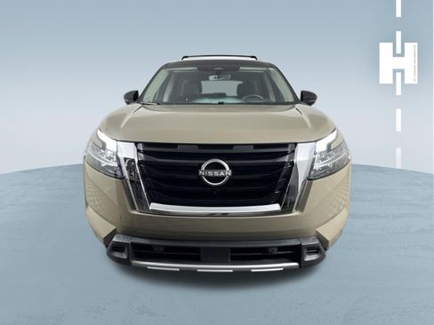 Used 2023 Nissan Pathfinder Platinum w/ Cargo Package AWD/4WD image 3