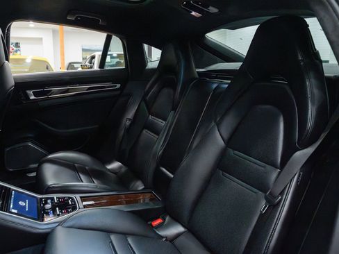 Used 2019 Porsche Panamera Turbo S image 21