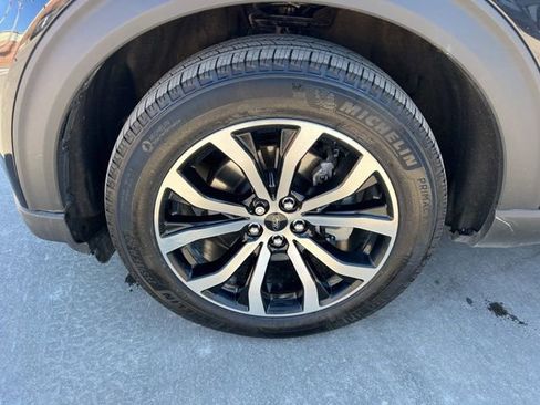 Used 2023 Ford Explorer ST image 9