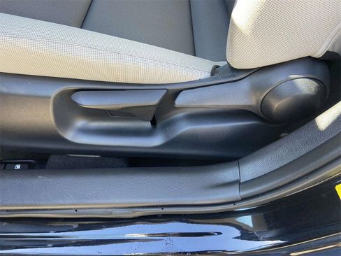 Used 2025 Toyota Corolla LE image 14