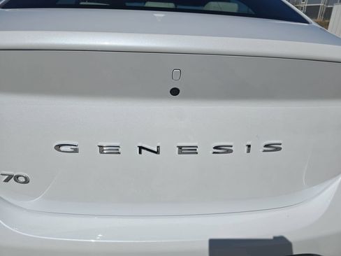 Used 2025 Genesis G70 2.5T RWD image 13