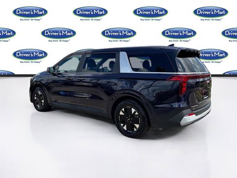 Used 2025 Kia Carnival FWD image 5