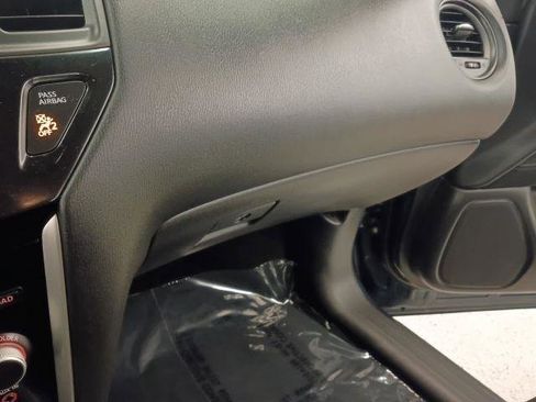 Used 2014 Nissan Pathfinder S FWD image 39