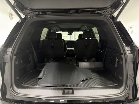 New 2026 Chevrolet Traverse RS w/ LPO, Floor Liner Package image 16