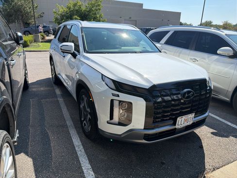 Used 2024 Hyundai Palisade Limited AWD/4WD image 3