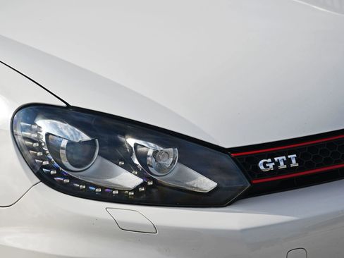 Used 2013 Volkswagen GTI Driver's Edition image 11