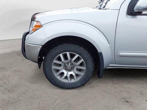Used 2013 Nissan Frontier SL w/ Moonroof Pkg AWD/4WD image 14