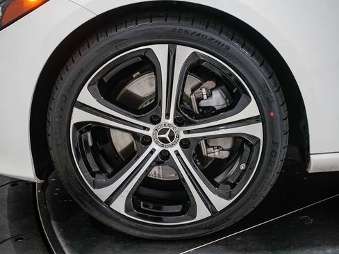 Used 2023 Mercedes-Benz C 300 Sedan image 10