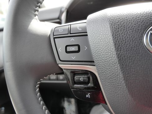 Certified 2025 Toyota Camry SE image 27