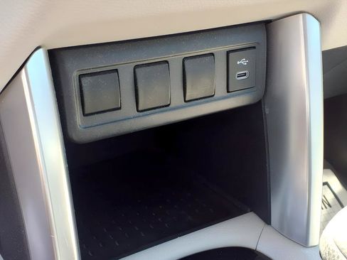 Used 2023 Toyota Corolla Cross L FWD image 21