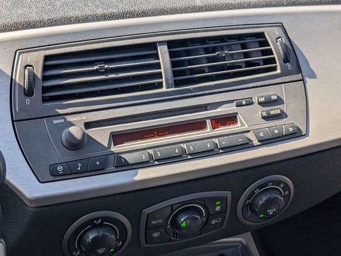 Used 2004 BMW Z4 2.5i image 24