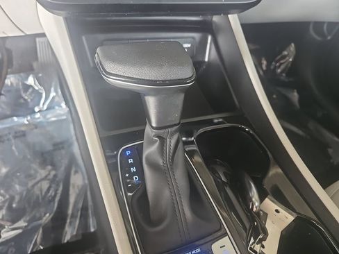 Certified 2025 Hyundai Tucson SE FWD image 24