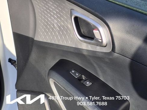 Certified 2025 Kia Soul LX w/ LX Technology Package FWD image 13