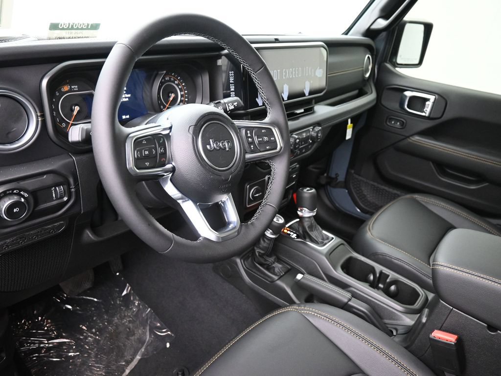 New 2026 Jeep Wrangler Unlimited Sahara AWD/4WD image 15