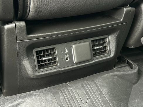 Used 2024 GMC Sierra 1500 Elevation image 25