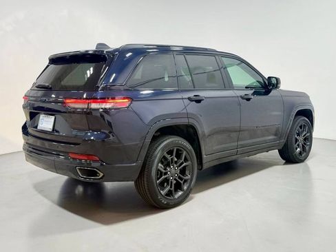 Used 2023 Jeep Grand Cherokee 30th Anniversary AWD/4WD image 11