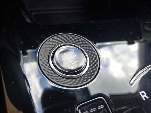 New 2025 Kia Niro SX Touring image 32