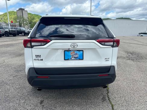 Used 2025 Toyota RAV4 XLE AWD/4WD image 4