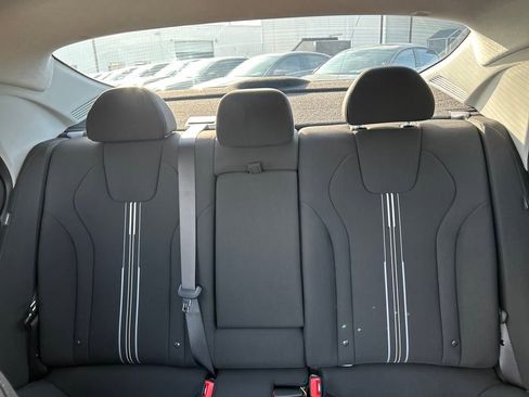 Used 2025 Hyundai Elantra SEL image 23