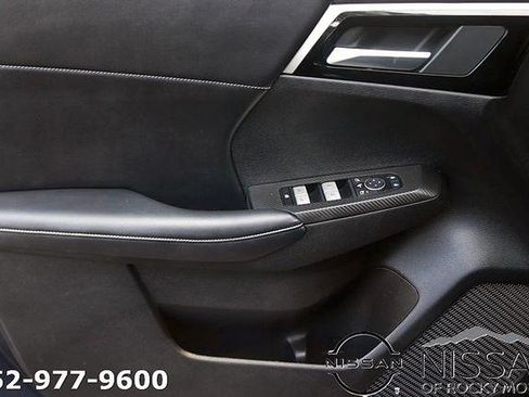 Used 2024 Mitsubishi Outlander FWD image 10