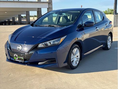 Used 2025 Nissan Leaf S FWD image 3