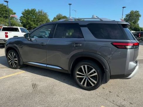 Used 2025 Nissan Pathfinder Platinum AWD/4WD image 6