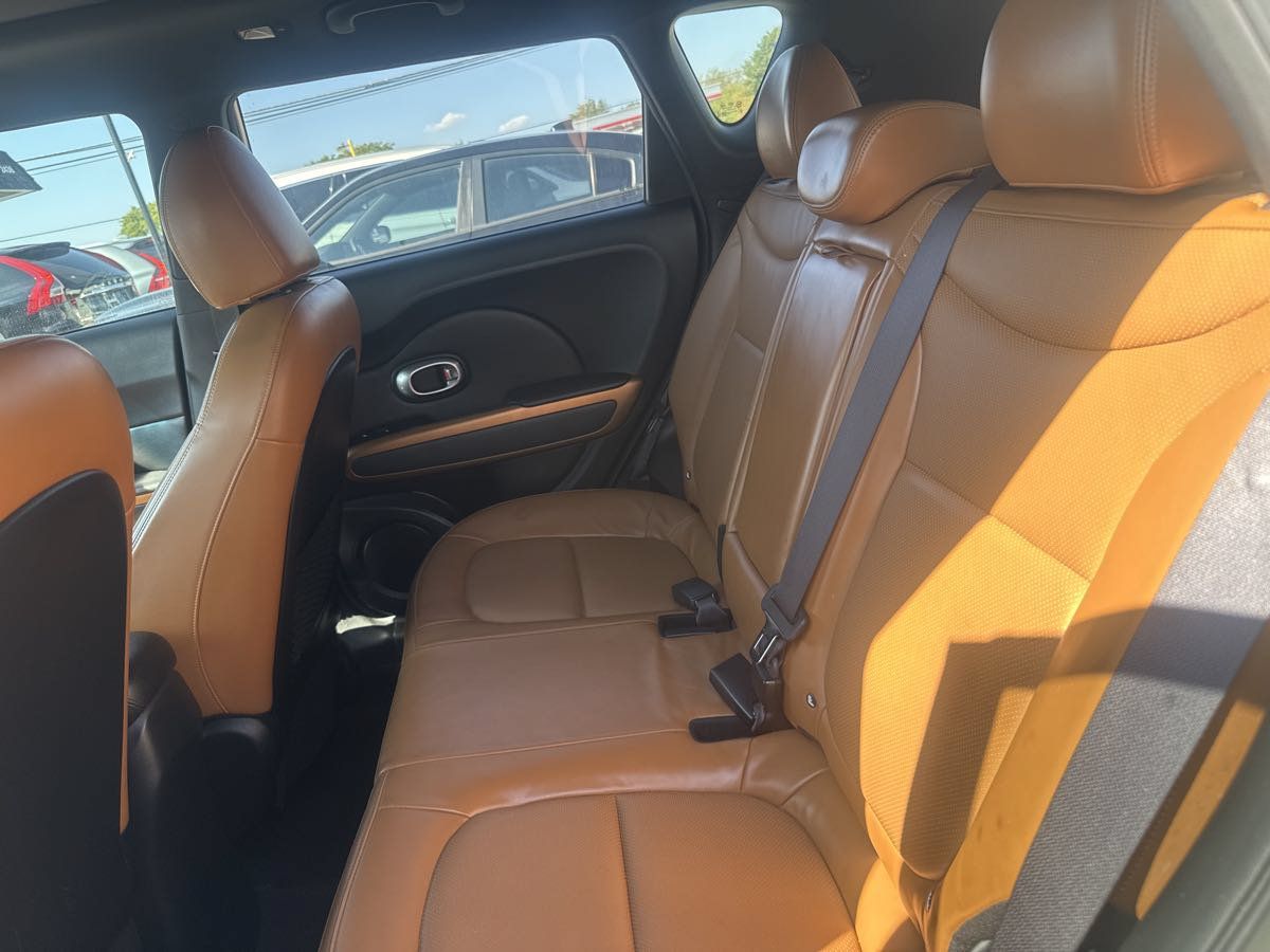 Used 2015 Kia Soul ! w/ Sun & Sound Package FWD image 6