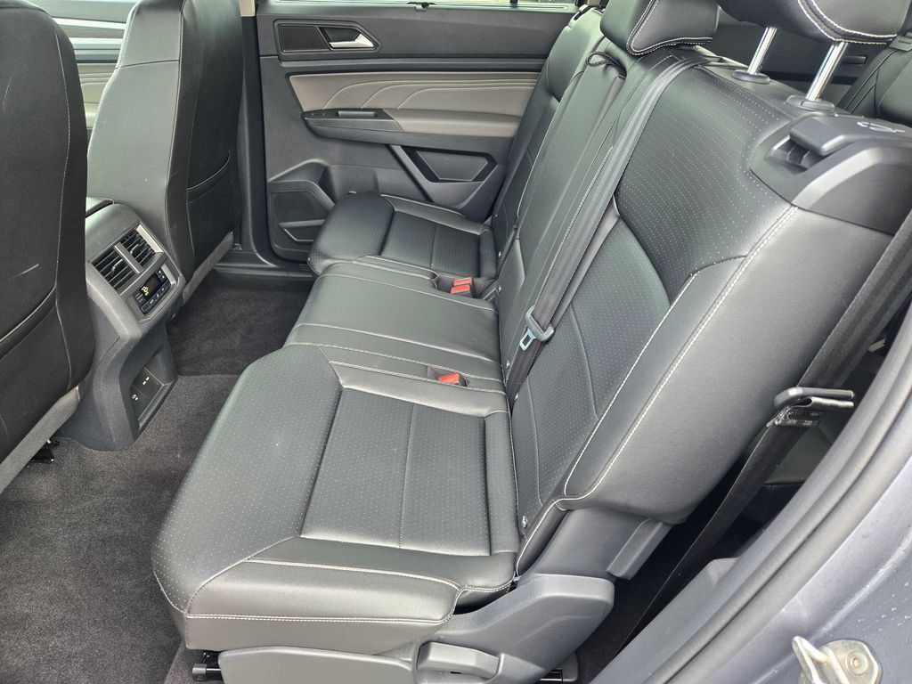 Used 2023 Volkswagen Atlas SE w/ Black Wheel Package AWD/4WD image 28