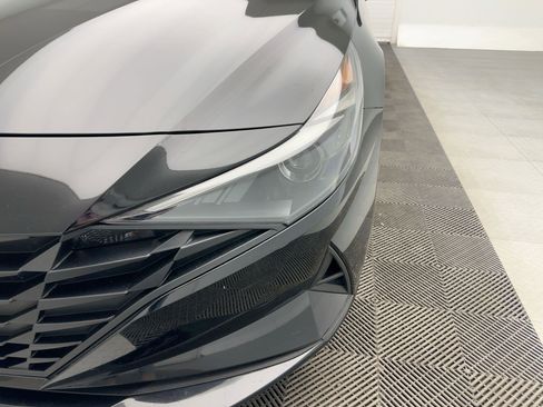 Used 2021 Hyundai Elantra SEL image 11