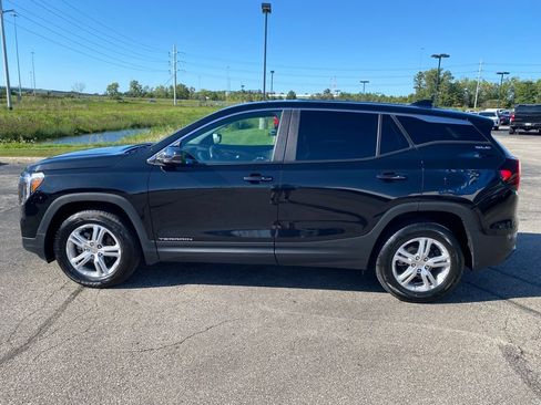 Used 2024 GMC Terrain SLE AWD/4WD image 4