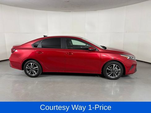 Used 2024 Kia Forte LXS w/ LXS Technology Package FWD image 12