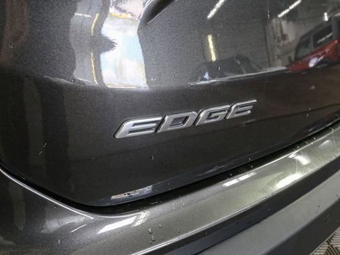 Used 2019 Ford Edge SEL w/ Equipment Group 201A AWD/4WD image 9