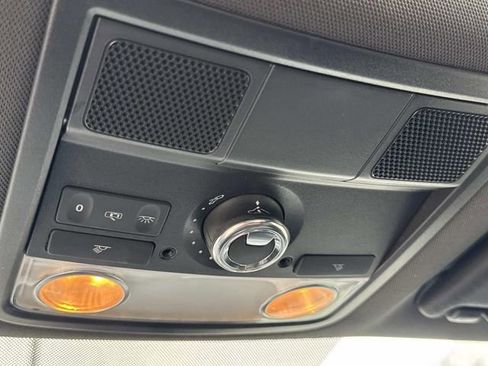 Used 2012 Volkswagen Beetle 2.0T FWD image 19
