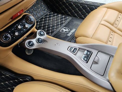 Used 2012 Ferrari California RWD image 21