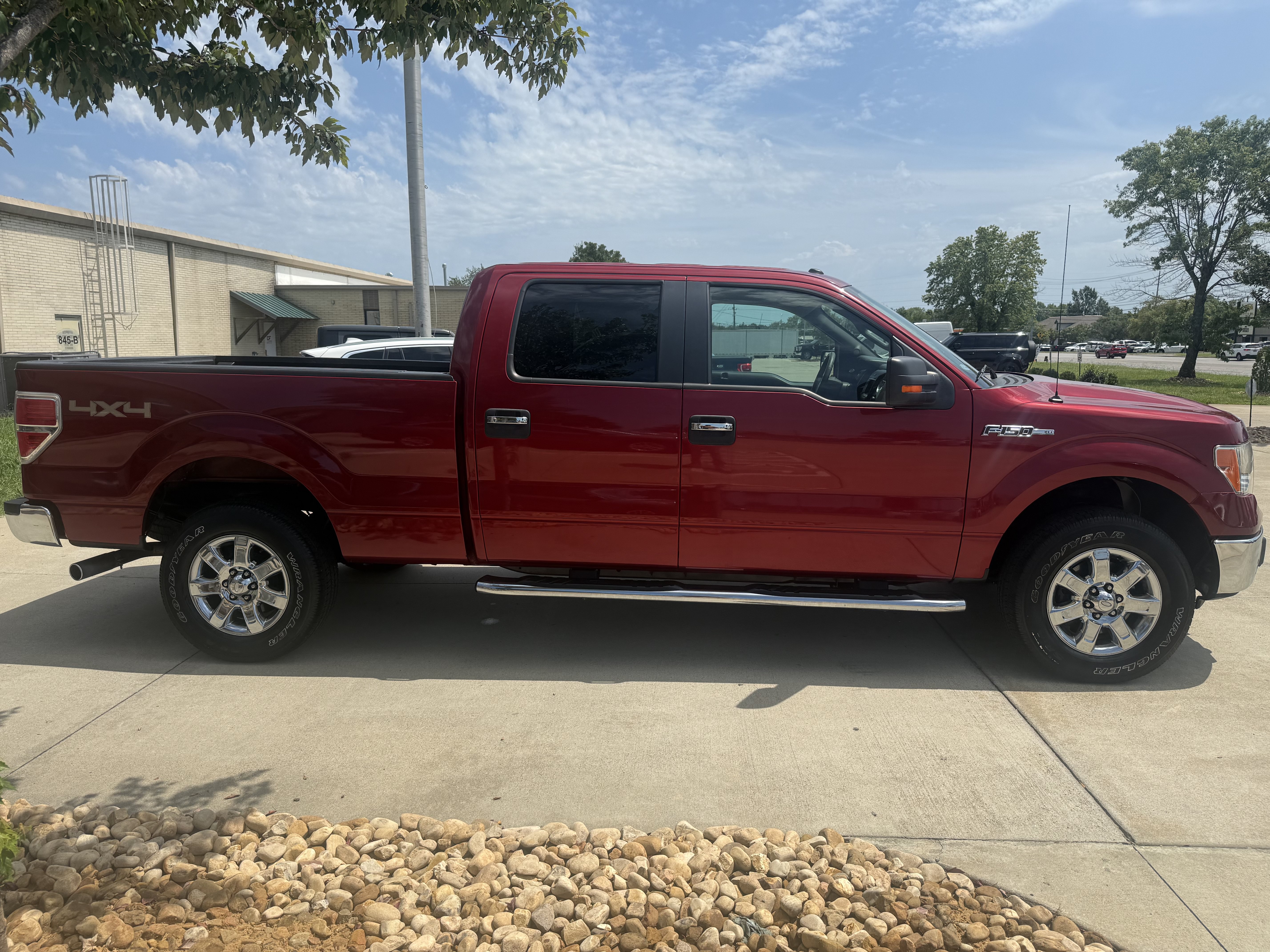 Used 2013 Ford F150 XLT w/ Luxury Equipment Group AWD/4WD image 8