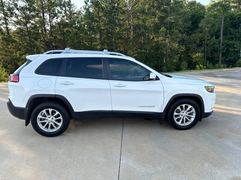 Used 2020 Jeep Cherokee Latitude FWD image 7