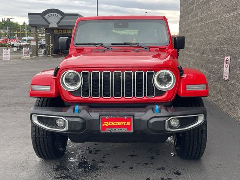 New 2024 Jeep Wrangler Unlimited Sahara w/ Technology Group image 3